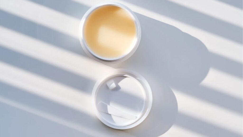 Các giai đoạn nhũ hóa sáp tẩy trang từ balm đặc đến dạng trắng sữa