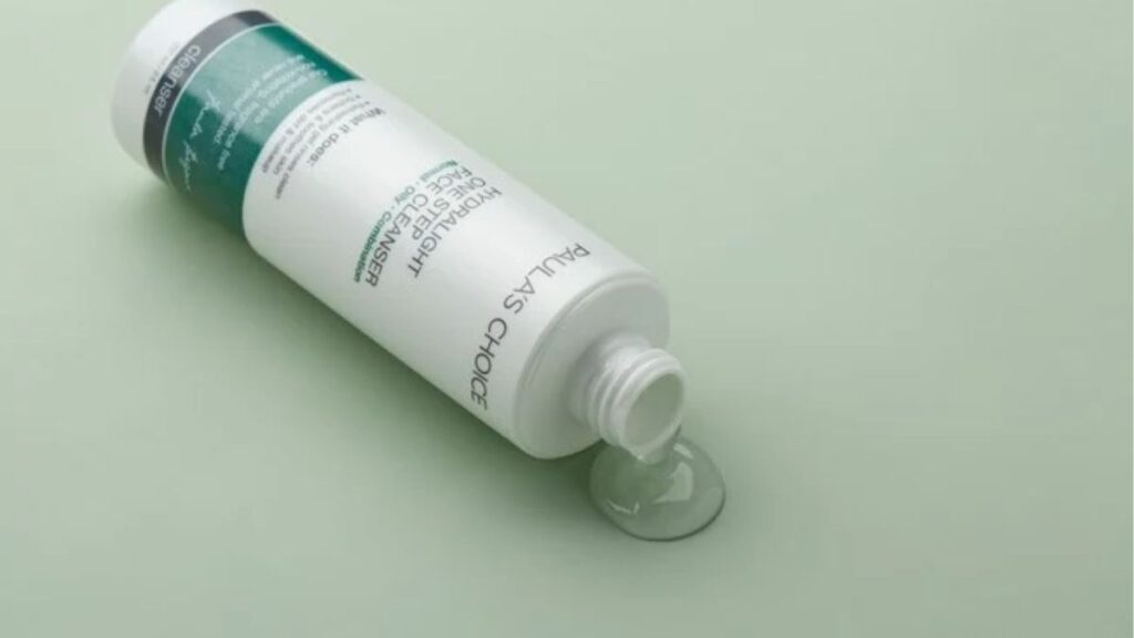 Sữa Rửa Mặt Là Gì? Cách Chọn Cleanser Phù Hợp Với Da 9 Dấu hiệu sữa rửa mặt quá mạnh gồm căng da, khô, bong, đỏ, rát và ngứa