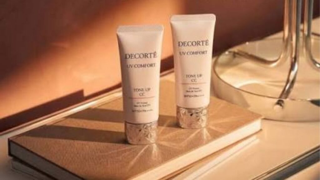 Kem Lót Là Gì? Có Cần Dùng Primer Trước Khi Đánh Nền? 9 Thứ tự skincare, kem chống nắng, primer và foundation khi trang điểm ban ngày