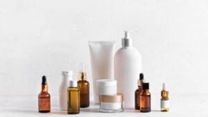 Mỹ phẩm là gì và các nhóm mỹ phẩm phổ biến gồm skincare, makeup, chăm sóc tóc và cơ thể