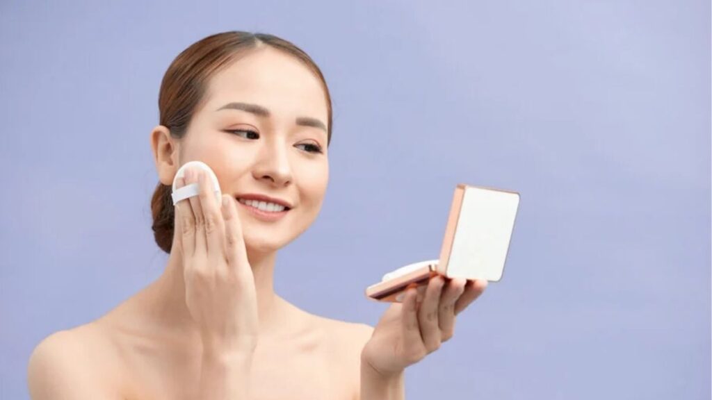 Cách dặm cushion đúng để lớp nền mỏng đều và tự nhiên
