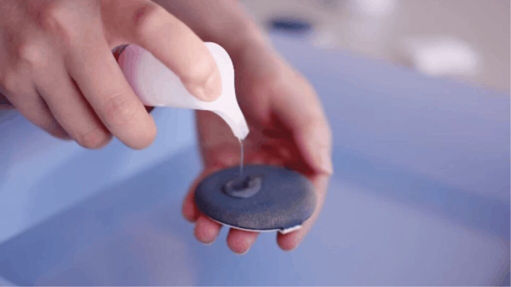 Cách vệ sinh puff cushion để hạn chế tích tụ foundation và chất bẩn